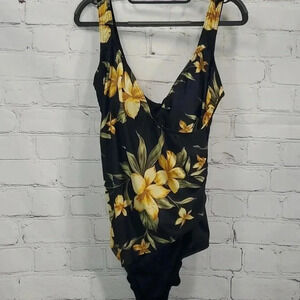 Silhouette Solutions One Piece Figure Flattering Swimsuit black/gold size 14